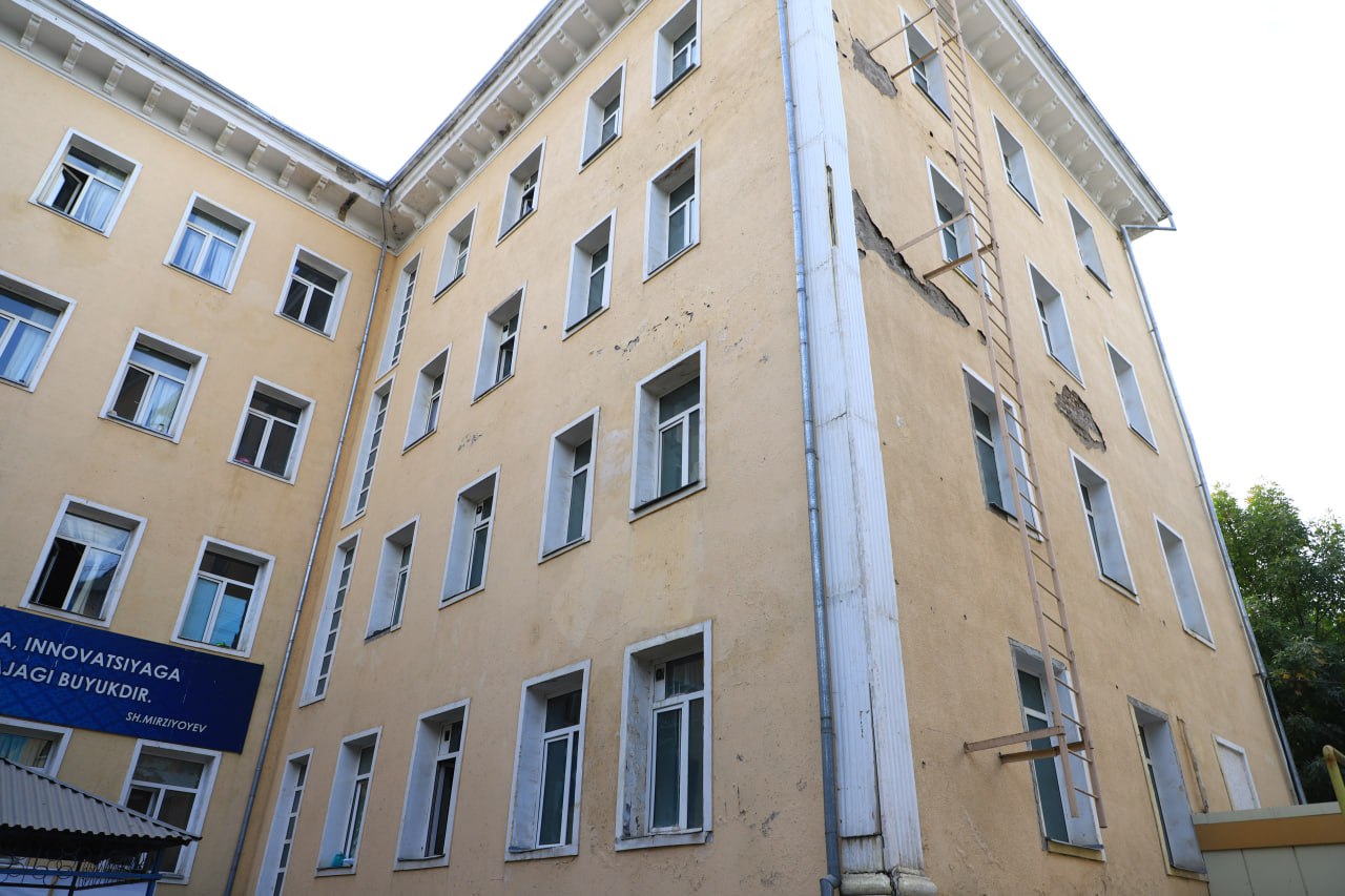 Talabalar yotoqxonasida Talabalar yotoqxonasida